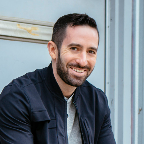 8 Customer Service Challenges + Tips to Beat Them